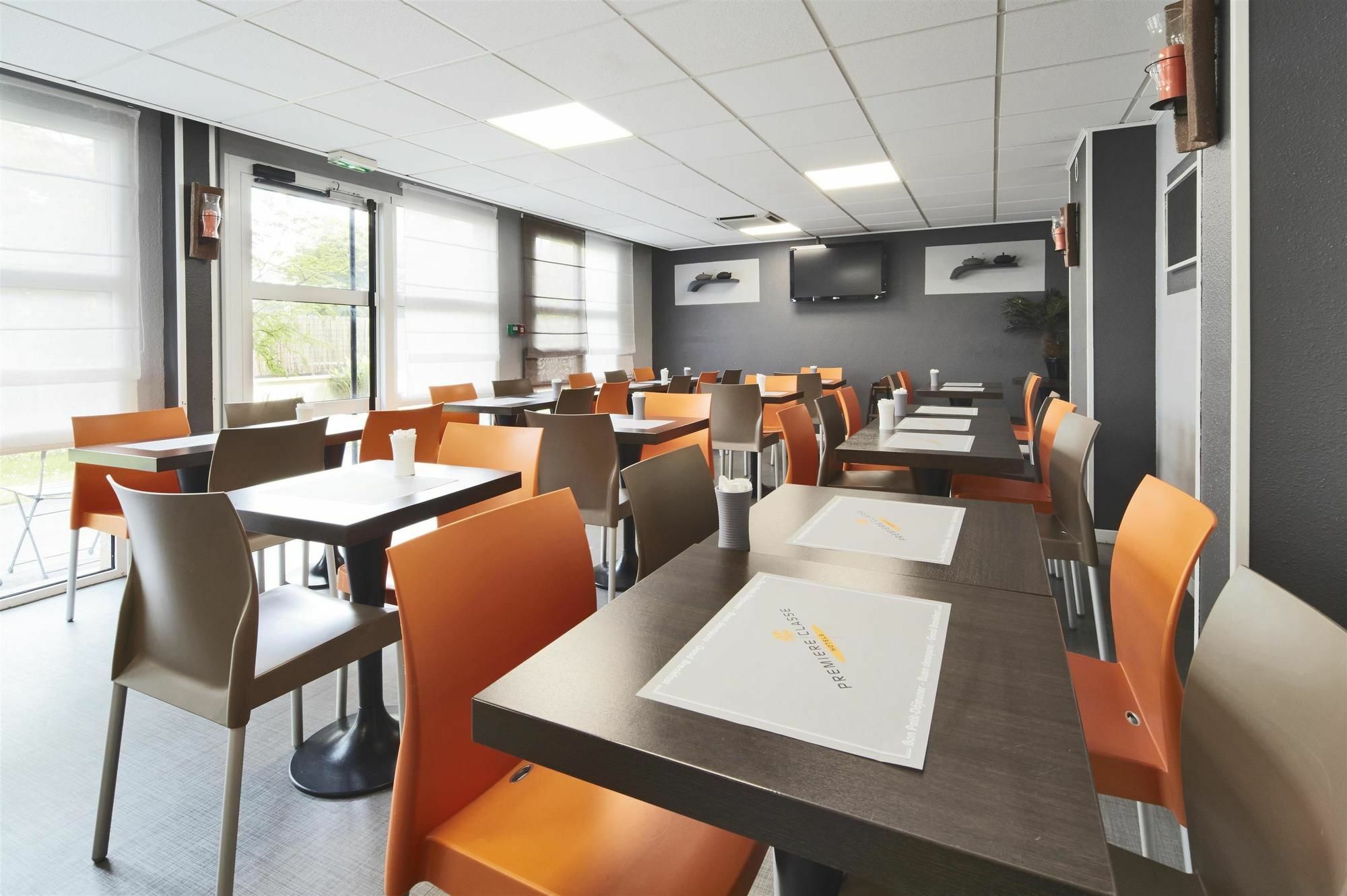 Premiere Classe Paris-ouest Hotel